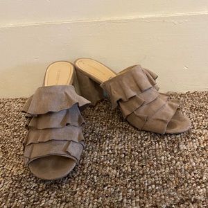 Liz Claiborne ruffled heels